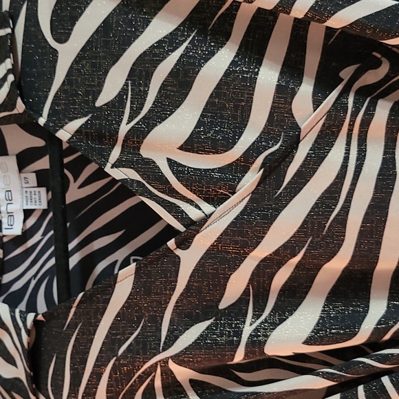 Top - Picture 2 of 2